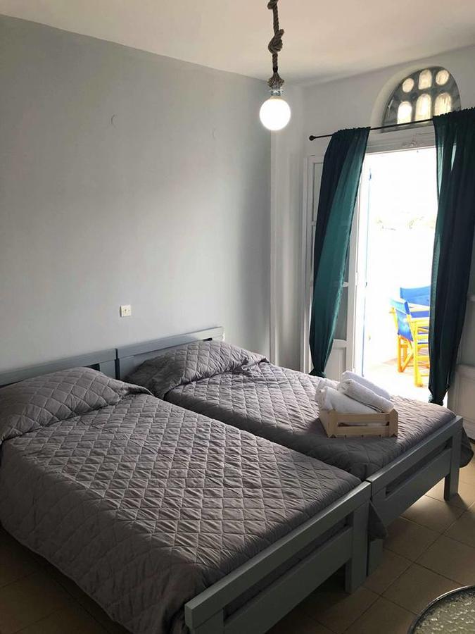 Elena Studios Panormos  Luaran gambar